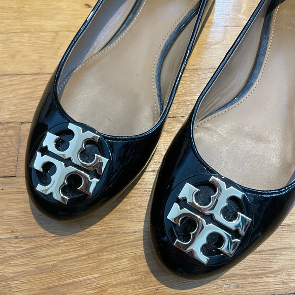 Tory Burch Everly Patent Black Flats - Picture 3 of 6